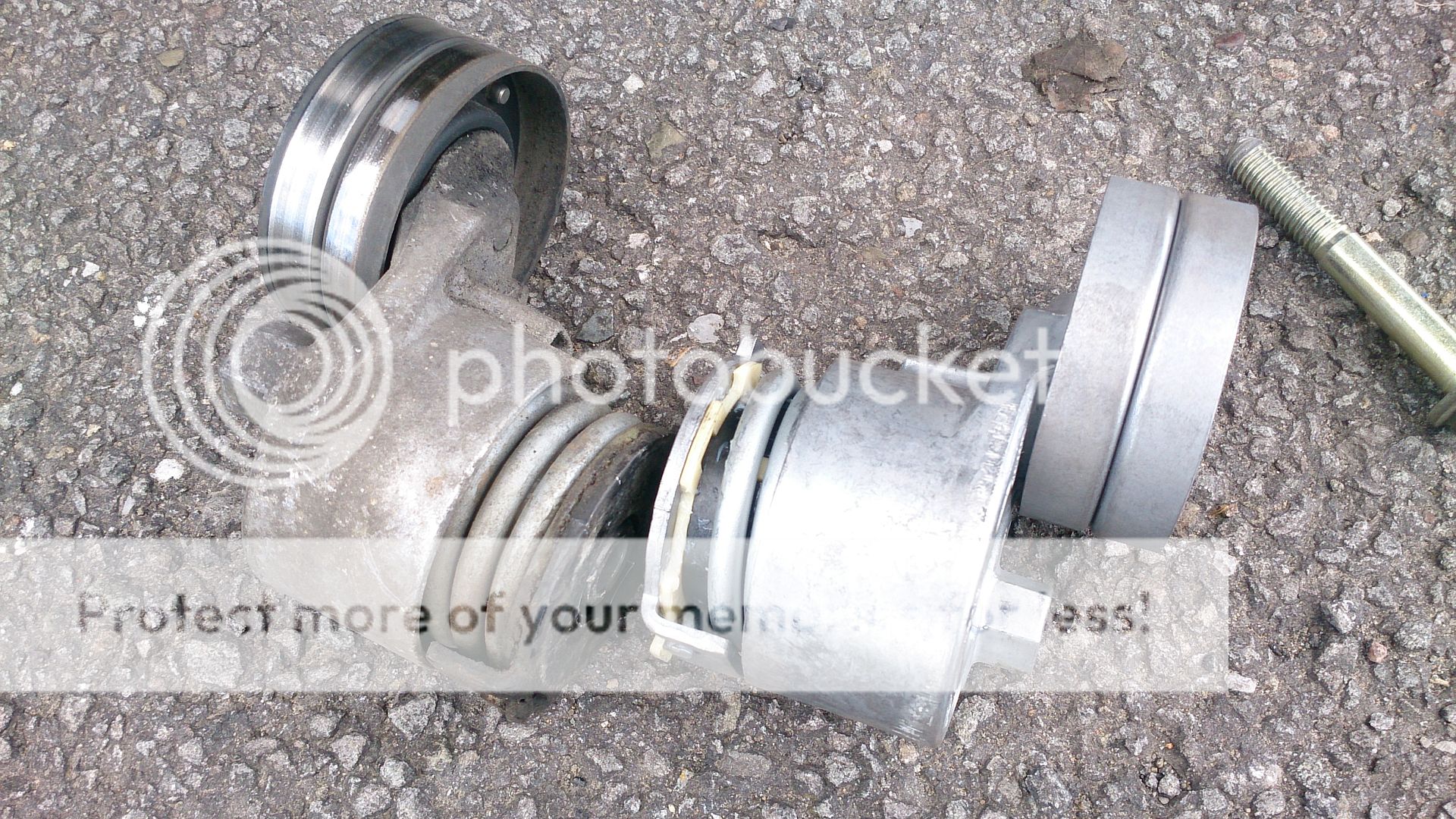 [Vivaro] auxiliary belt tensioner change??!? Vauxhall Owners